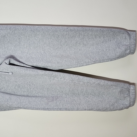 Aritzia Tna Gray Sweatpants with Elastic  Waistband Drawstring Joggers Athletic - Picture 3 of 8
